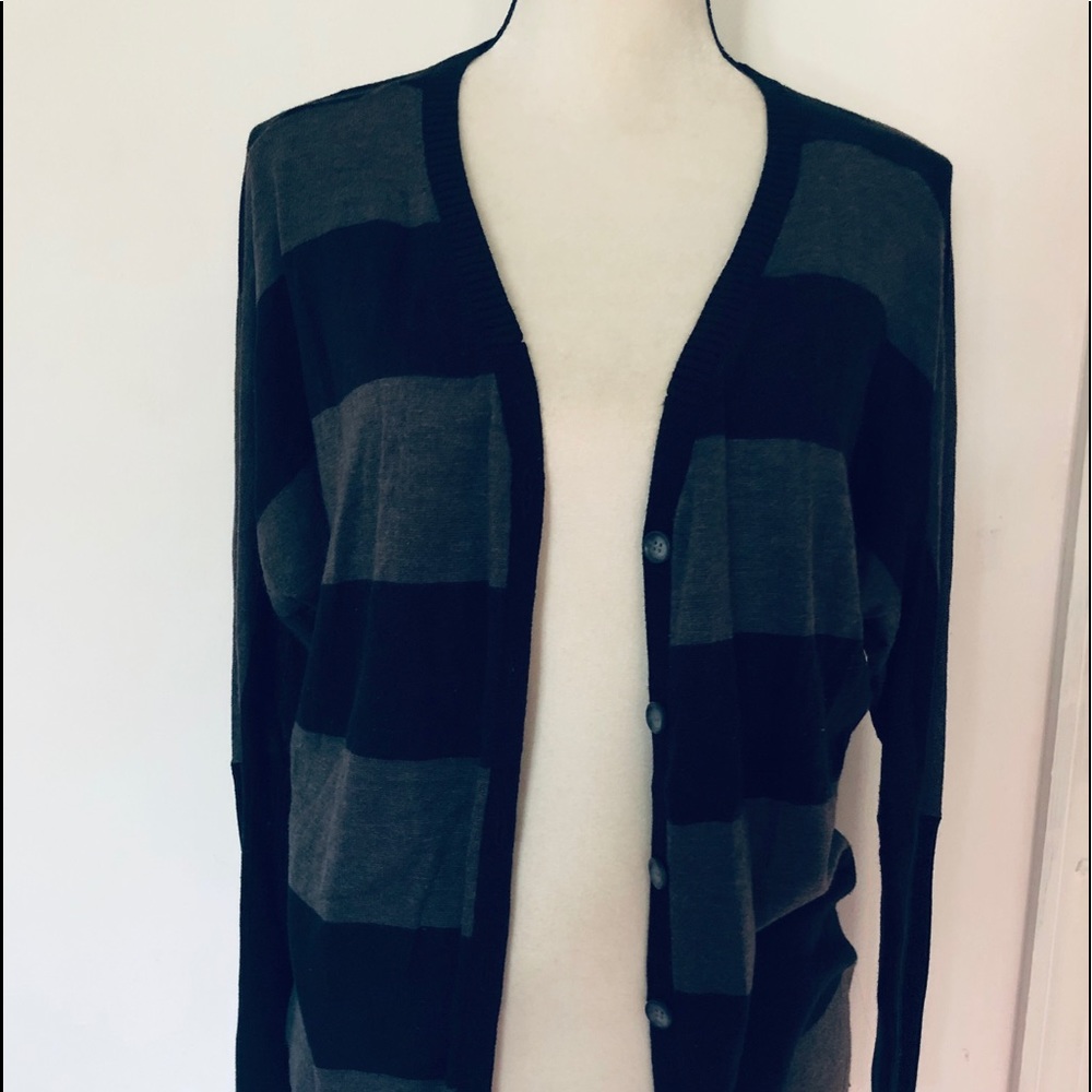 DKNY ladies long cardigan, size L